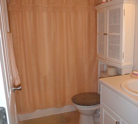 5th image of 436 Surrey Park Dr