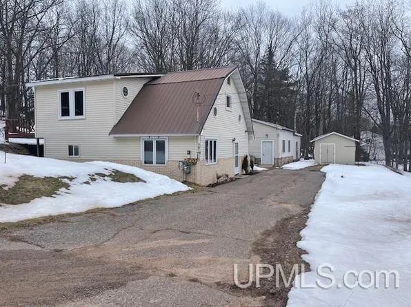 560 N Vandenboom Ave, Marquette, MI 49855