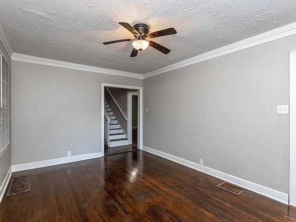 3rd image of 111 E Brown St