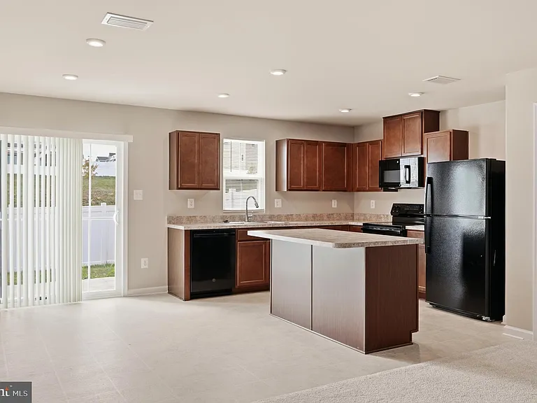 64 Dripping Spring Dr — Photo 3