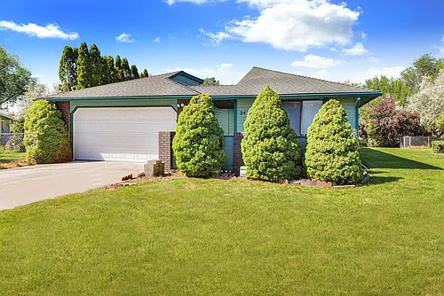 2436 Hillcrest Way Photo 1