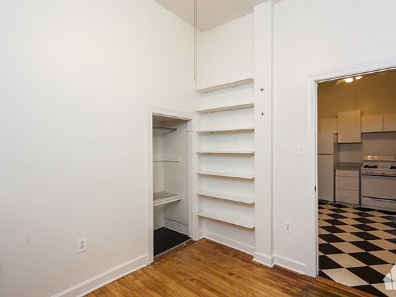 4th image of 4023 N Greenview Ave #10G