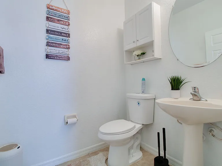 20626 Maxim Pkwy — Photo 3