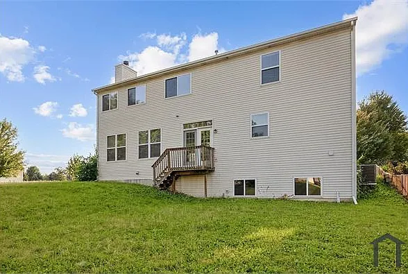4 bed, 2860 sqft, $3,200 — Photo 3