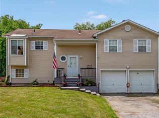 41 Revere Cir, Washingtonville, NY 10992