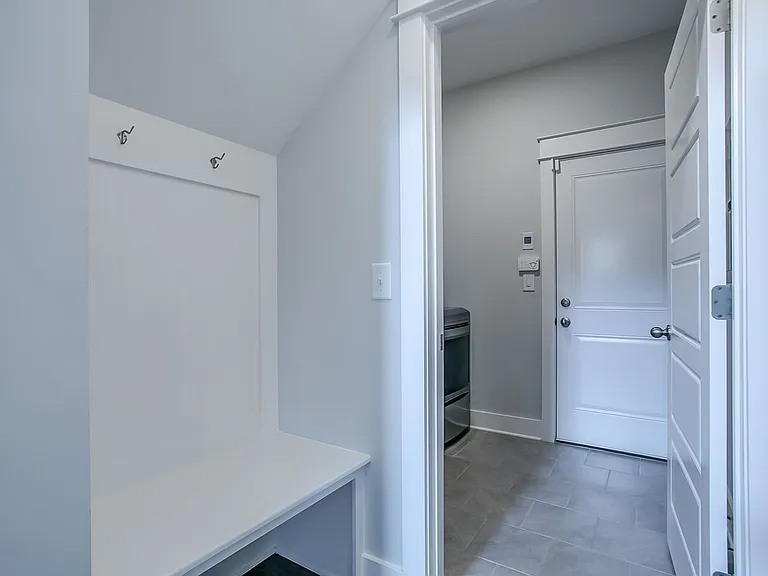 831 Newcomb St — Photo 23