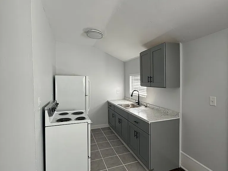 310 N Gadsden St #9 — Photo 8