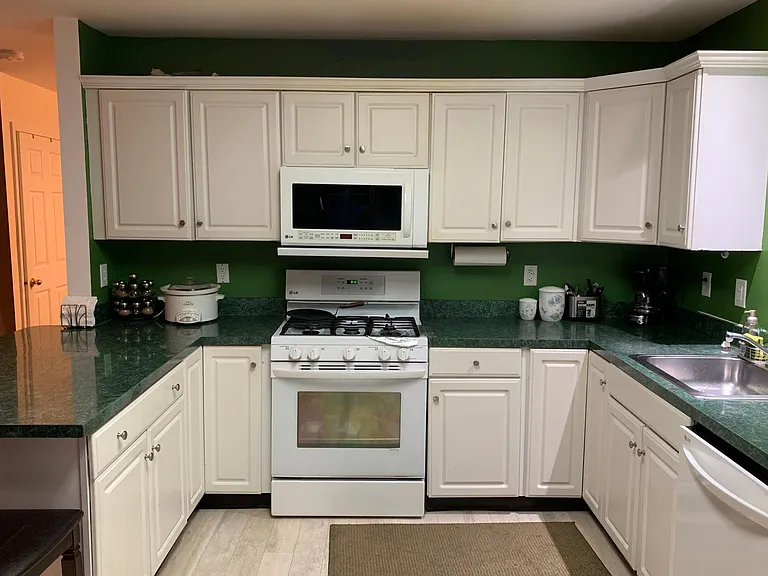304 Harvest Ln — Photo 12