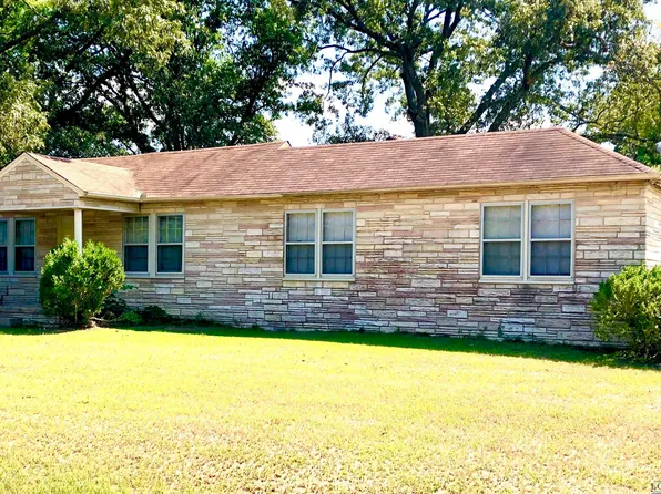 1035 N Hill St, Tatum, TX 75691