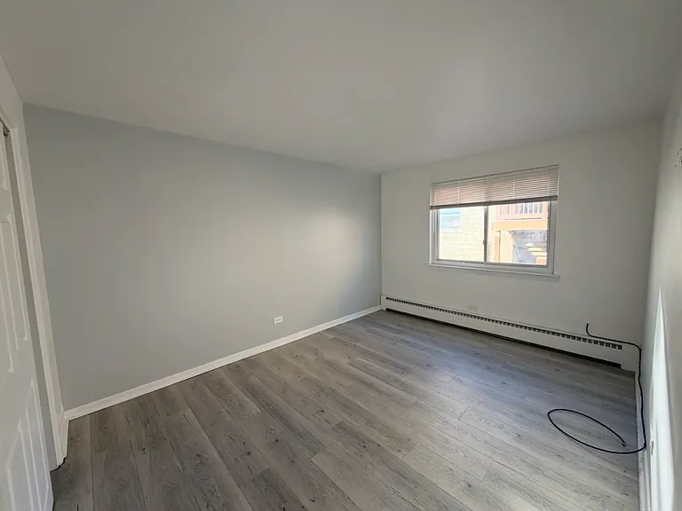 2033 W 111th St #2S — Photo 6