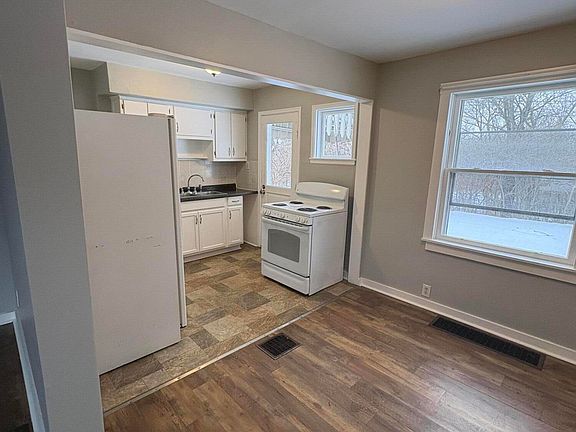 3rd image of 913 Mitchell Blvd