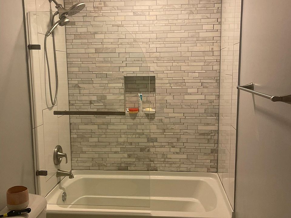2nd image of 521 E Bennette St