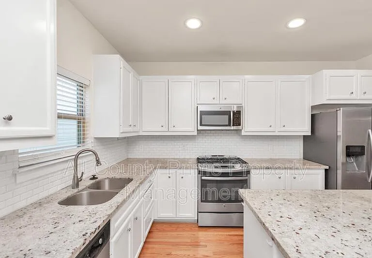 3627 Main Plaza Dr — Photo 17