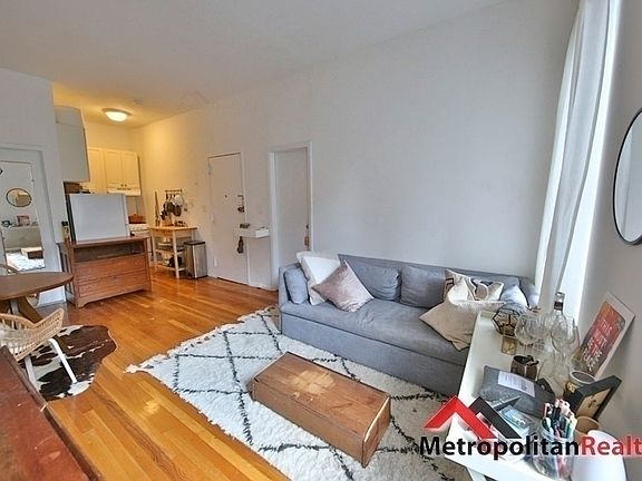 2nd image of 106 7th Ave #1FR