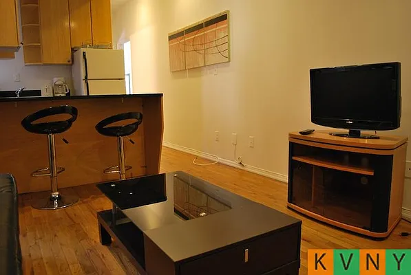 Rented by KVNY Soho | media 33