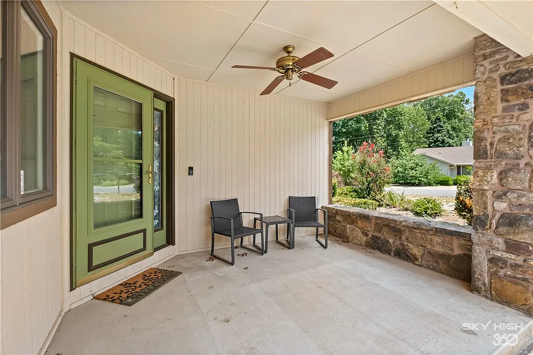 2 bed, 2.0 bath, 1237 sqft, $2,100 — Photo 3