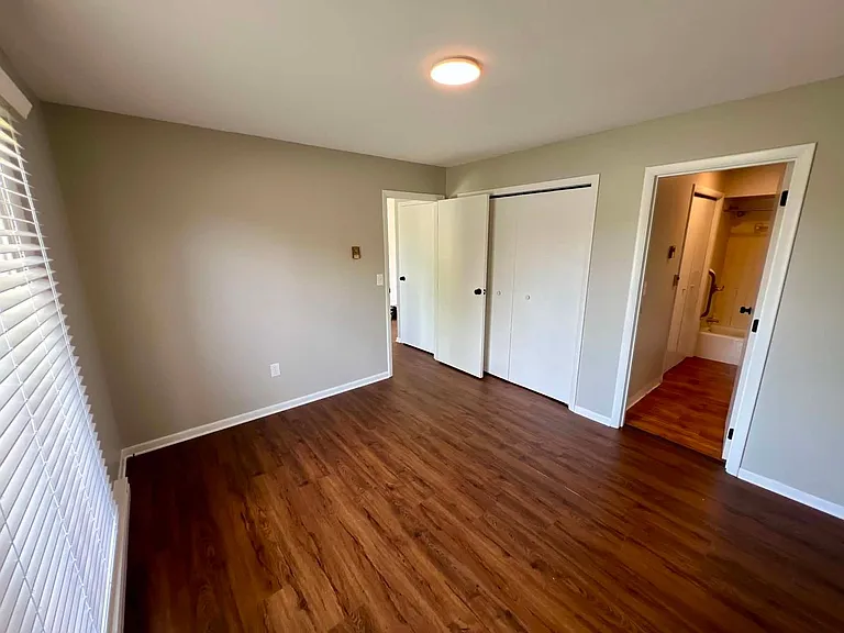 556 E High Ave — Photo 6