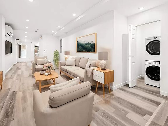 4th image of 239 E 31st St #1