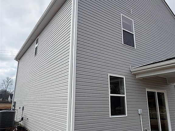 2nd image of 109 Cedar Shoals Rd