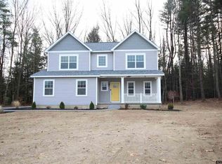 10 Ushu Ct, Gansevoort, NY 12831