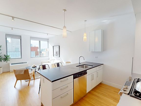 3rd image of 550 W 54th St #952