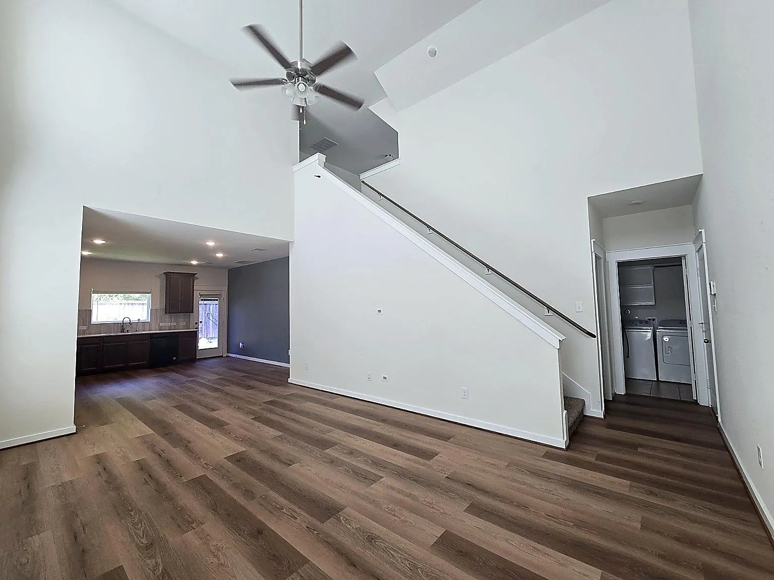 3 bed, 2.5 bath, 1762 sqft, $2,200 — Photo 4