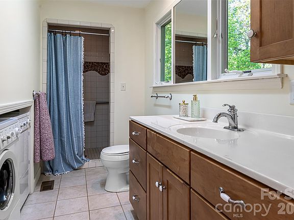 38th image of 10 Dogwood Hills Ln #12