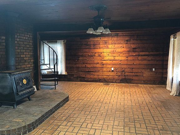 3rd image of 1366 County Road 1108