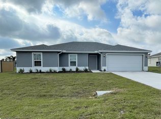 1216 NE 10th Ln, Cape Coral, FL 33909