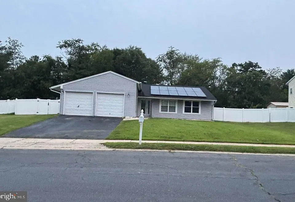 4 Patricia Ln