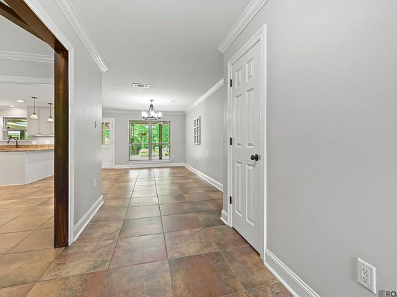 5th image of 18401 Belle Grove Rd