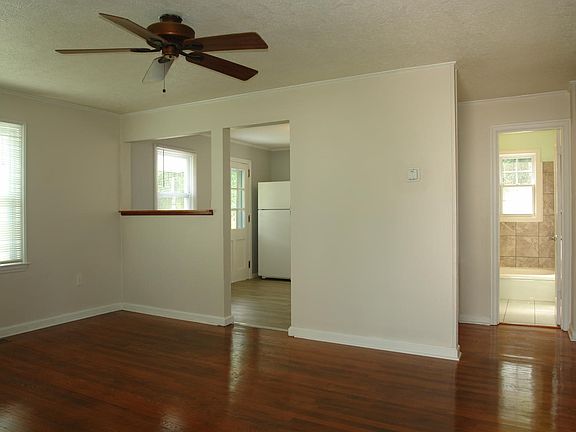4th image of 1721 11th St NW