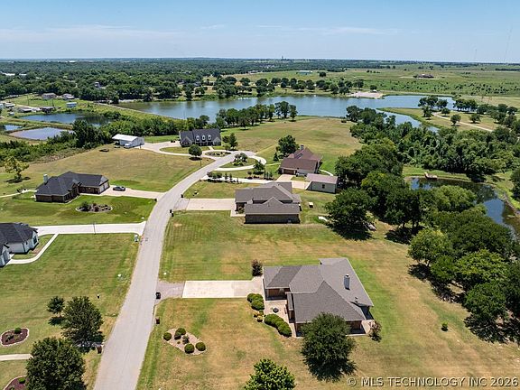 2nd image of 108 Whitney Way