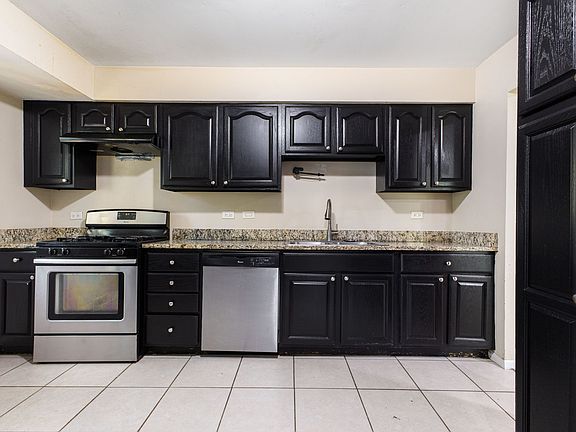 4th image of 504 Nassau Ave