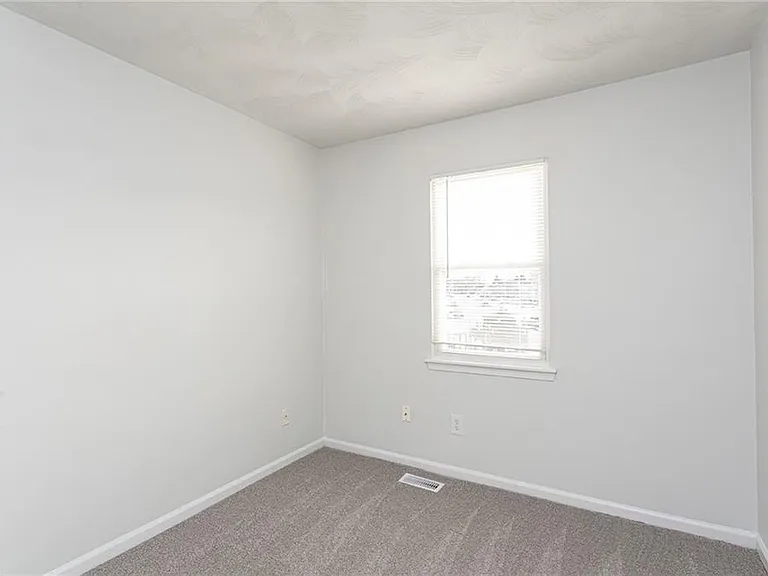 640 Aubrey Dr — Photo 9