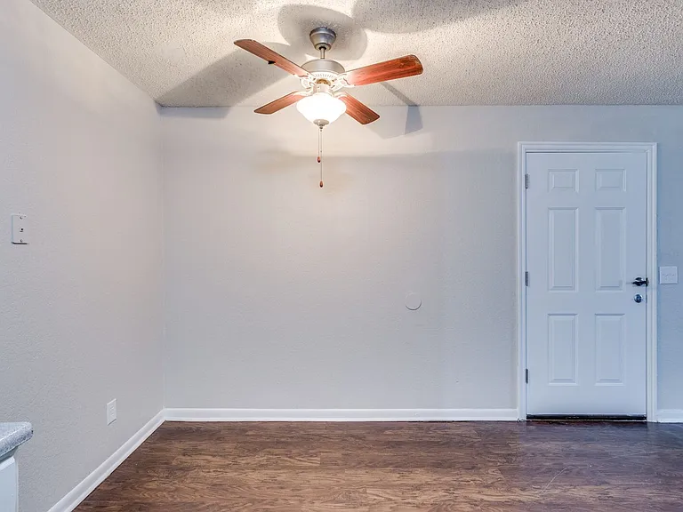 2400 Nottingham Way — Photo 32