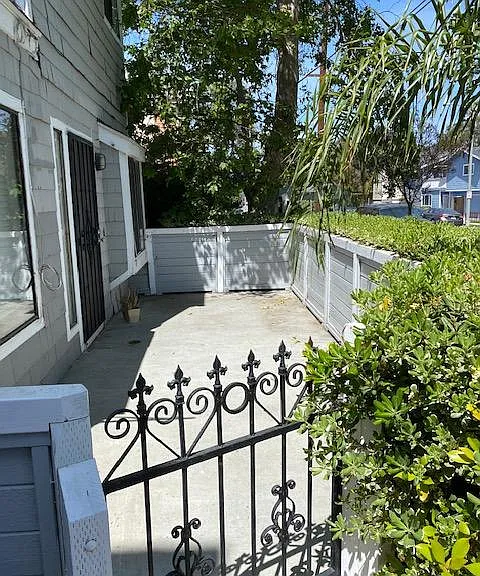 1051 N Newport Ave #2 — Photo 4