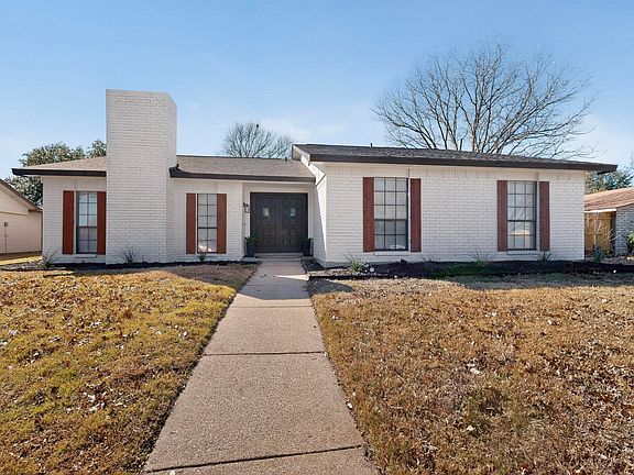 2nd image of 816 Cross Bend Rd