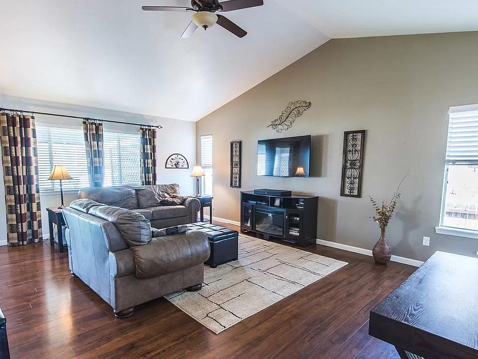 1st image of 406 Norwood Ct