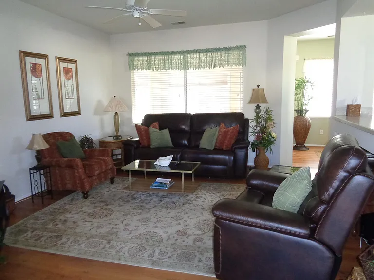 6 Coburn Ln — Photo 3