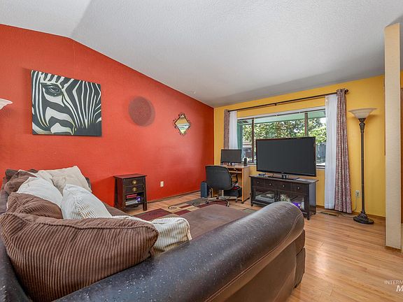 5th image of 1433 W Claire St