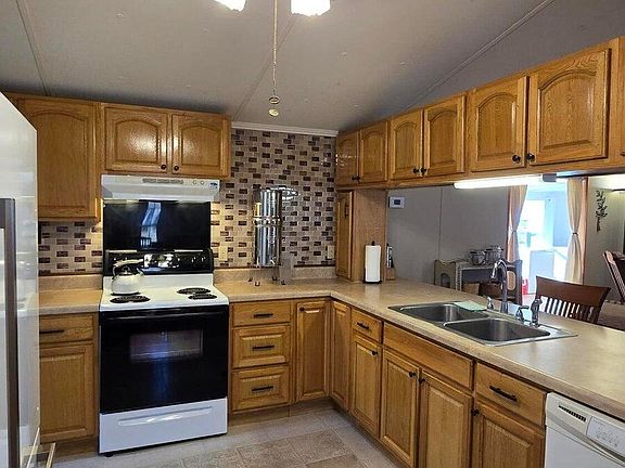 5th image of 459 Pope Rd