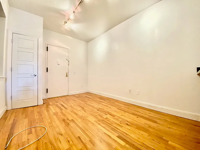 469 W 153rd St #4B — Photo 3