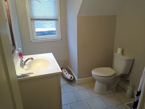 Room 1,2 bathroom a