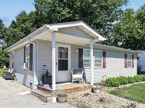3rd image of 5641 N Clover West Dr