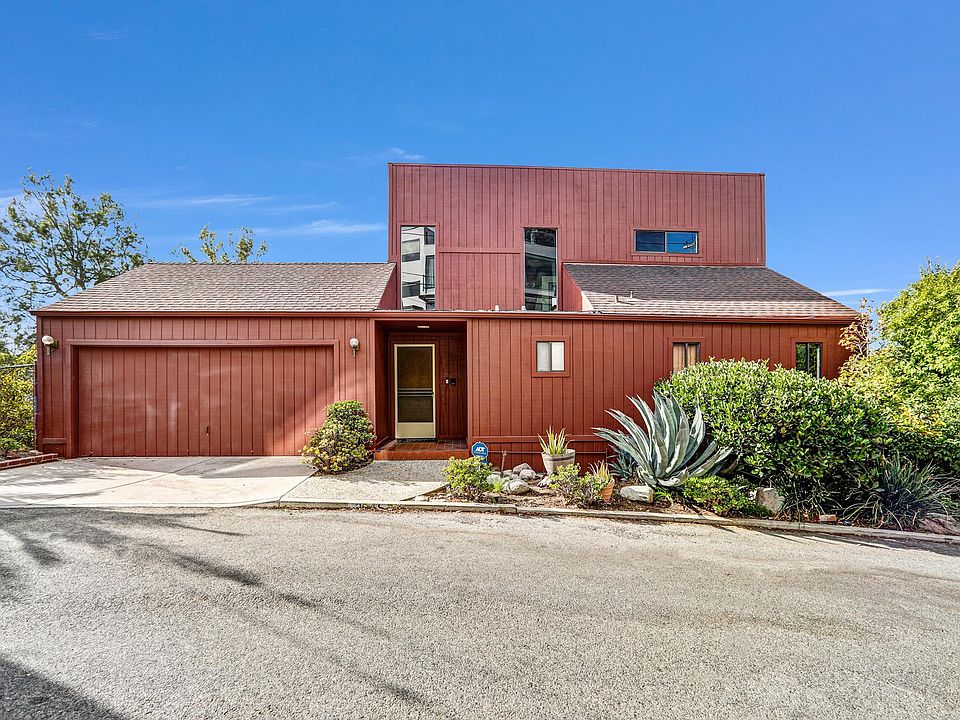 1st image of 2541 Canyon Oak Dr