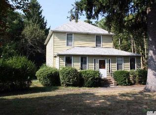 30 E 12th St, Huntington Station, NY