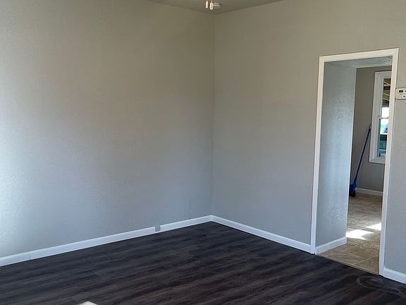 2nd image of 410 NE 5th St