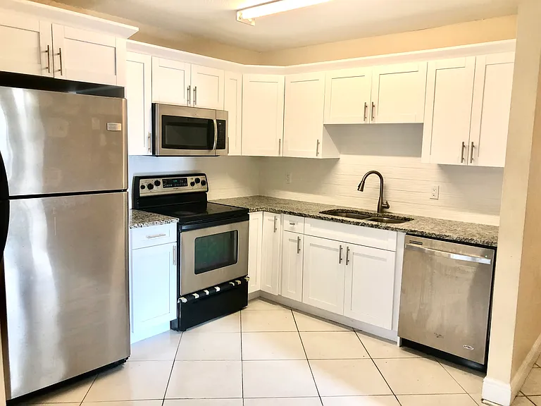 7395 Albany Rd — Photo 9