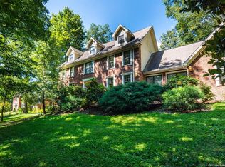 3015 Evanna Ct, Floyds Knobs, IN 47119